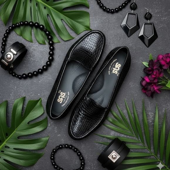 Flat Shoes - Picture 16 of 16